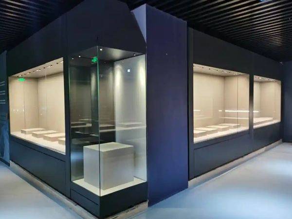 博物館展柜圖片