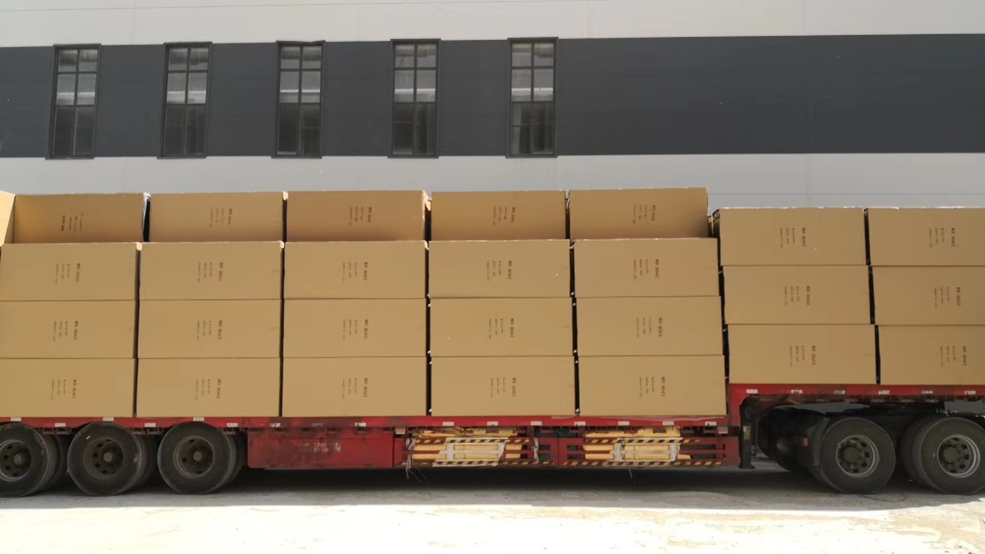 精致機(jī)柜整裝待發(fā)，助力富士康集團(tuán)項(xiàng)目建設(shè)