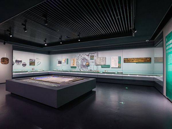 博物館展柜圖片 博物館沿墻通柜