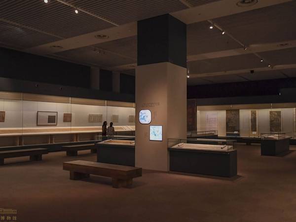 博物館展柜圖片大全 博物館沿墻通柜